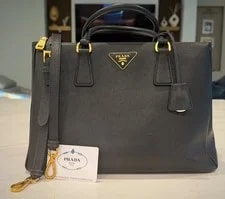 Prada — Prada Galleria Large Double Zip W/ Detachable Strap — Handbag — resale