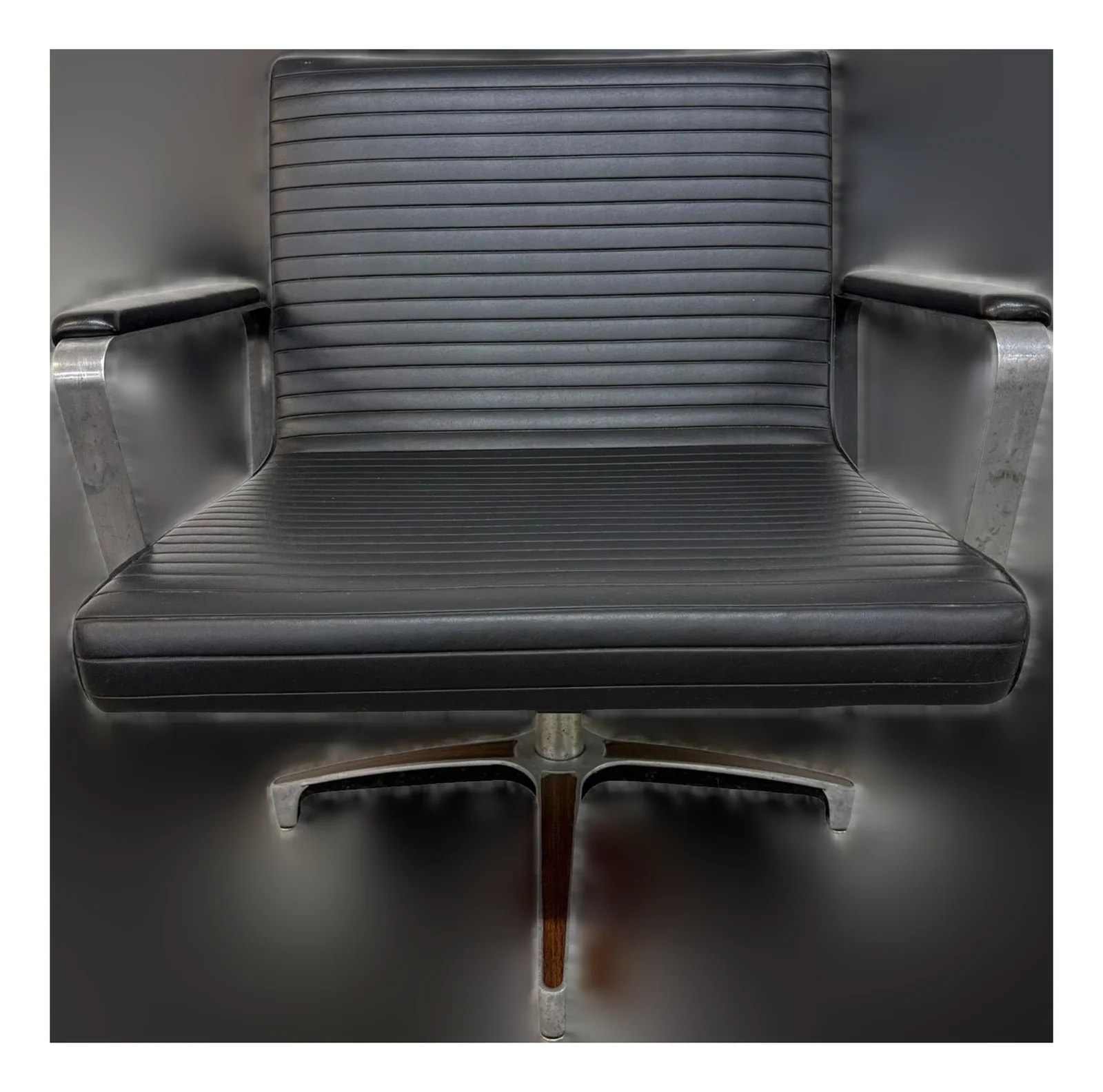 Chromcraft — Mid-Century Modern Chromcraft Swivel — Furniture — resale