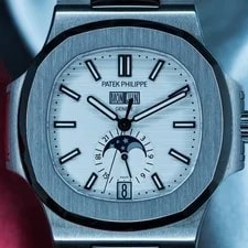Patek Philippe Nautilus 5726/1A | Full Set 40.5mm 3