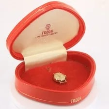 9ct Hallmarked Gold Tudor Royal in Original Box 2