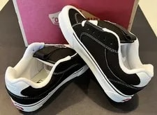Vans — NEW - Vans Chukka Push 6.5/ 8 - Skate Shoes — Sneaker — resale