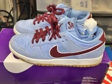 Nike SB — Nike SB Dunk Low Philadelphia Phillies 7M Or 8.5W Vnds With OG Box — Sneaker — resale