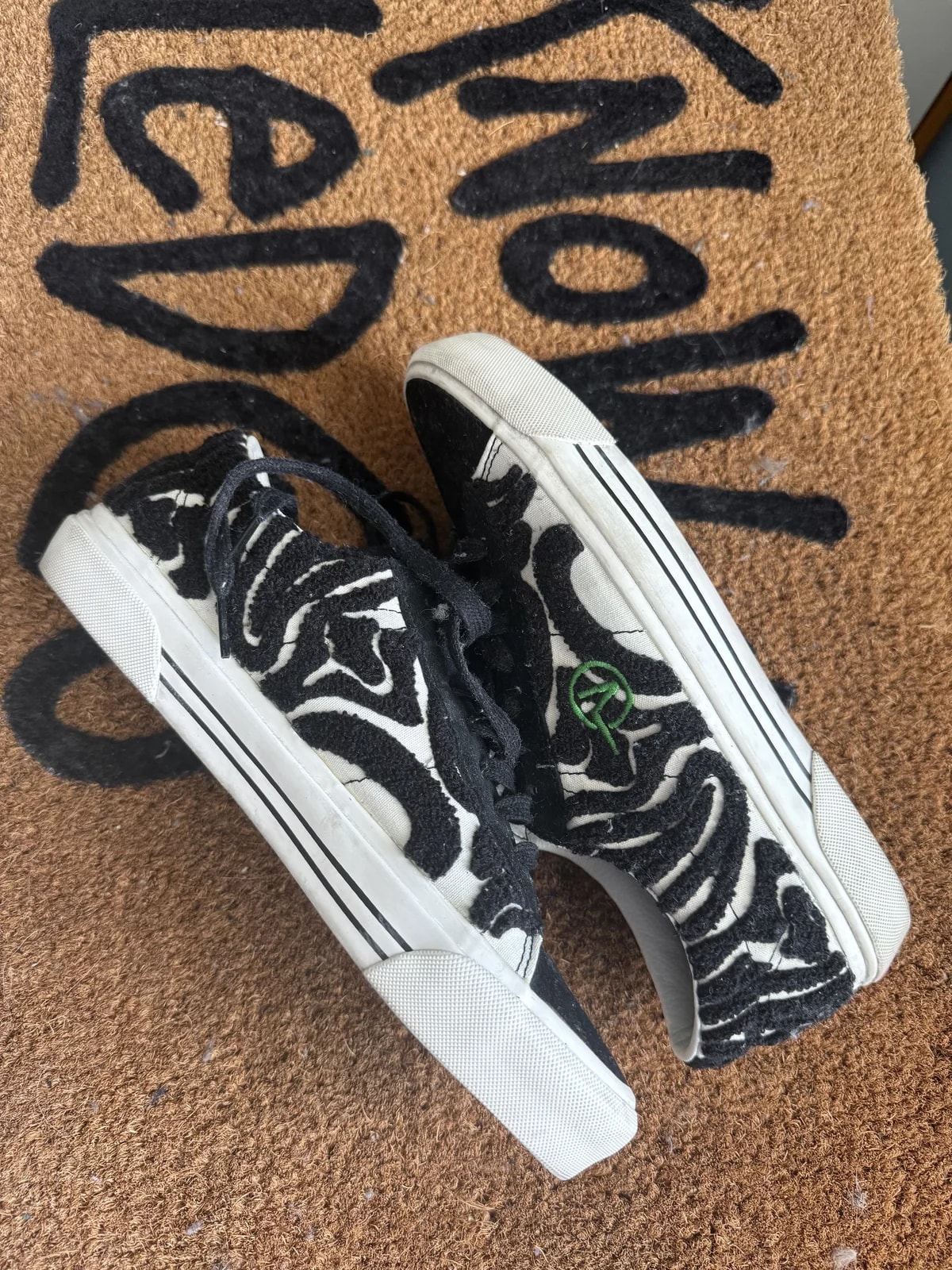Vans Anderson Paak Peace Sign 2