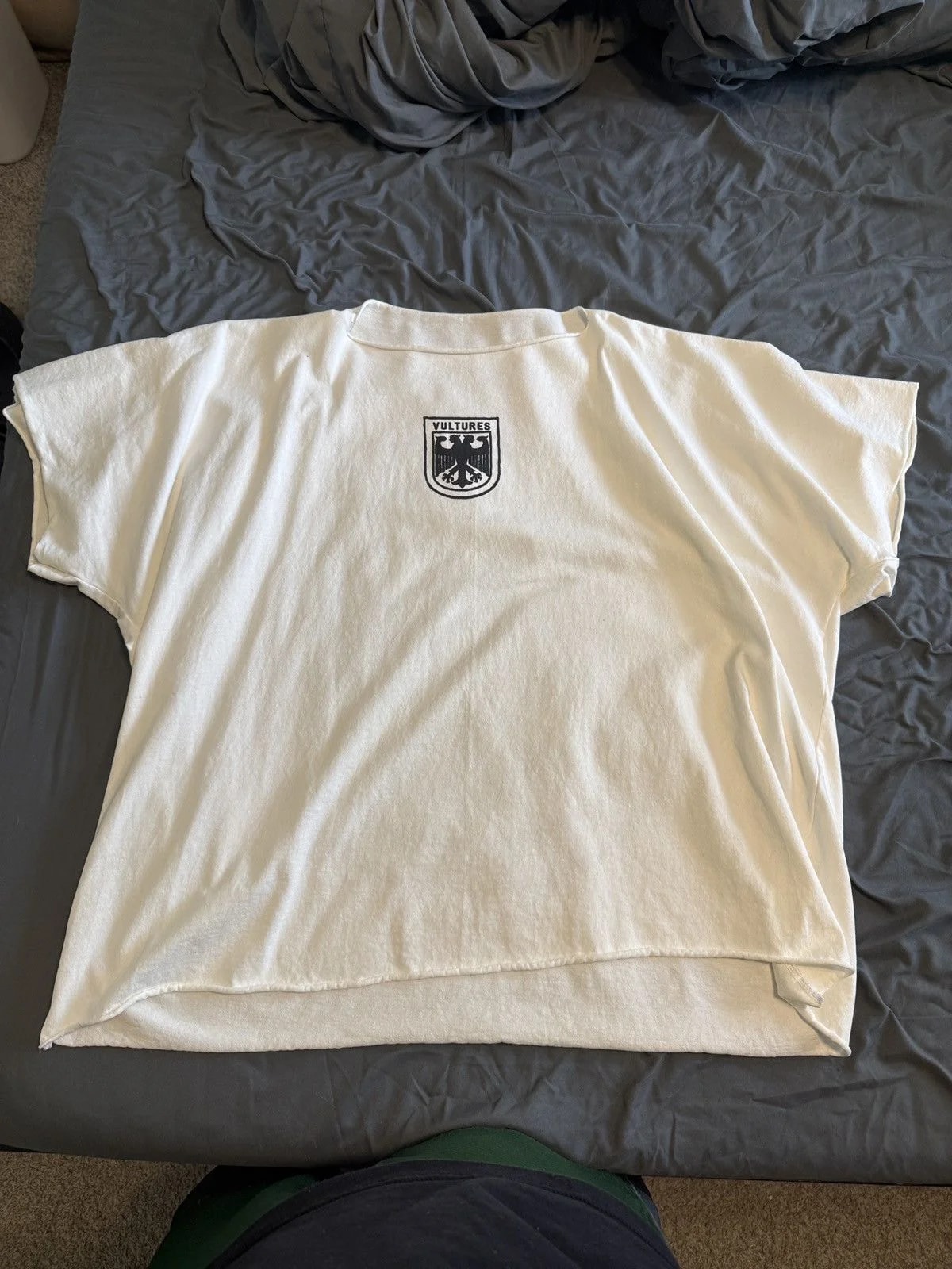 Yeezy — Yeezy Vultures BOX Box-t TEE — streetwear — resale