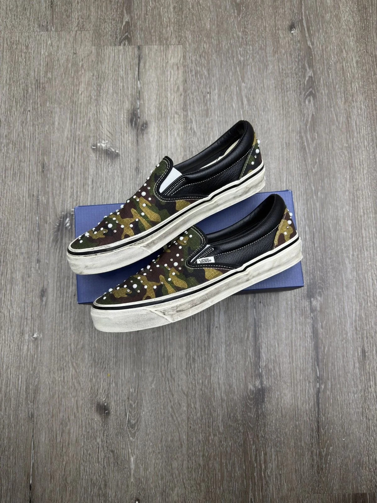 Vans — Vans LX Classic Slip-On 98 Pearlized Pack Camo — Sneaker — resale