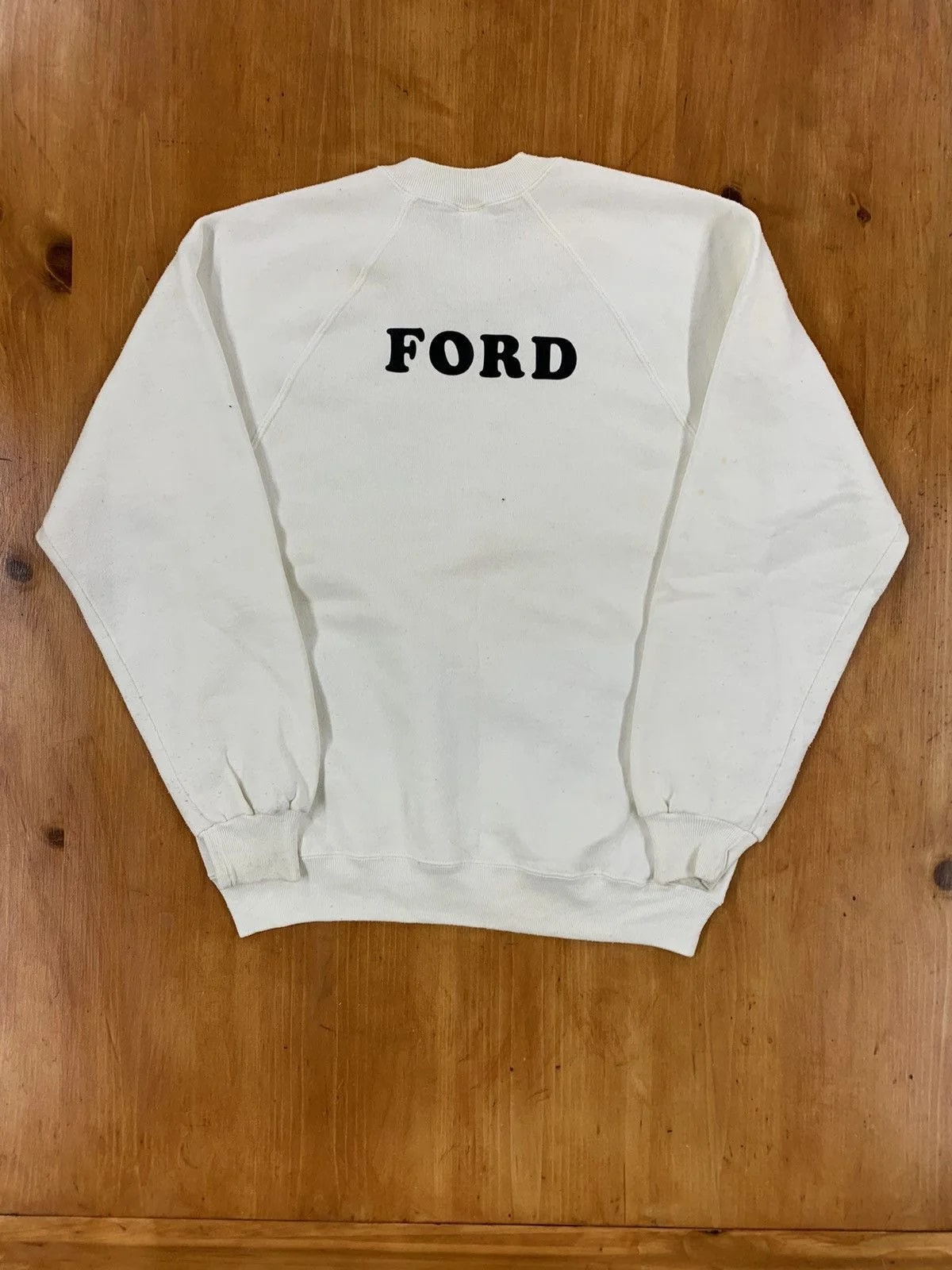Vintagel — Crewneck Missouri Tiger Raglan Crewneck — streetwear — resale