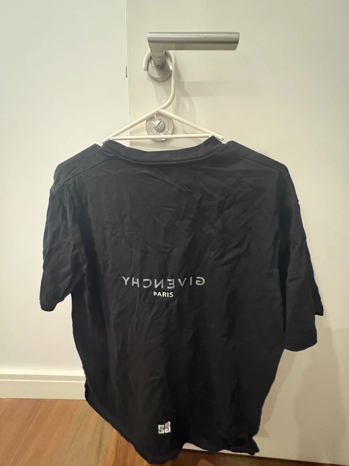 Givenchy — Givenchy Paris Oversized T-shirt — streetwear — resale