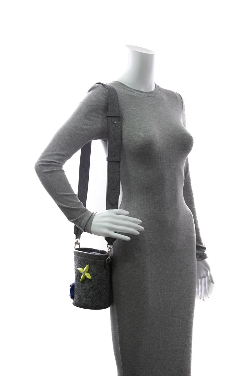 Crossbody 2