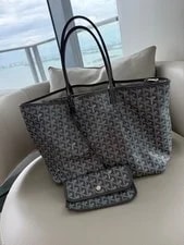 Goyard — Authentic Goyard Saint Louis W/ Matching — Handbag — resale