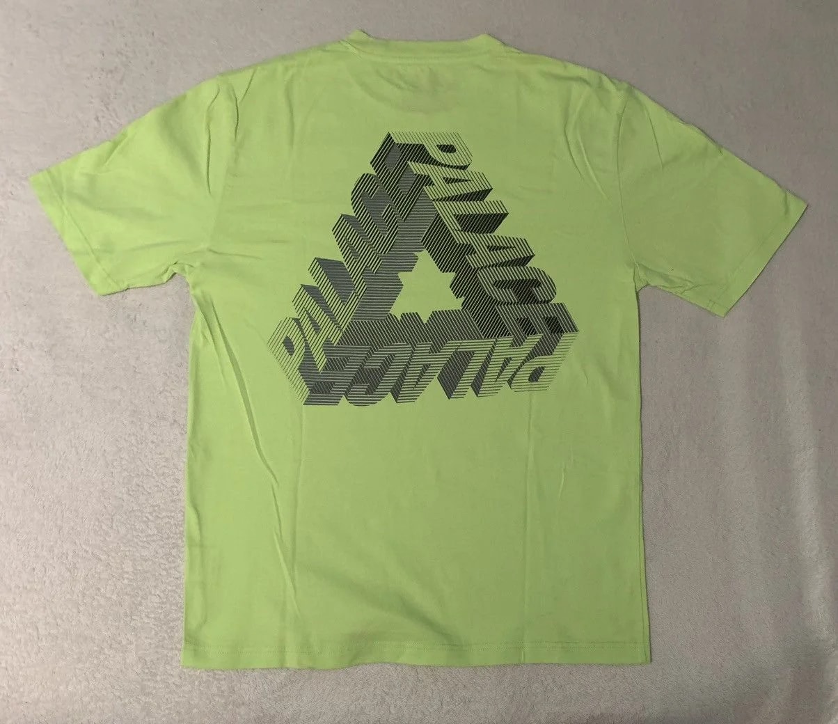 Palace Large P-3D T-Shirt (Ultimo 2017) Fluro 2