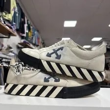 Off-White — Off-White: Vulc Vulcanized Low Coheryel Size 44 | Virgil Abloh — Sneaker — resale