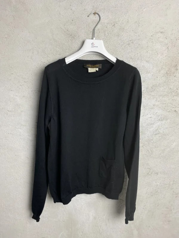 Louis Vuitton — Louis Vuitton Small Logo Sweater Knitwear — streetwear — resale