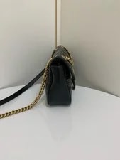Gucci GG Marmont Medium 26, & （ 26 × 13 × 6 ）Cm 3