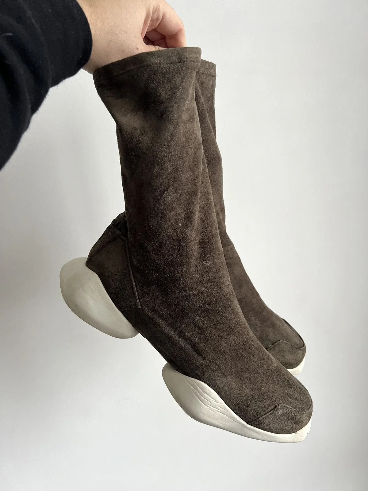 Rick Owens — Rick Owens “Mastodon” Vicious Runner Dust — Sneaker — resale