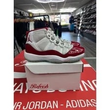 Air Jordan — Air Jordan 11 Size 6y 378038-116 — Sneaker — resale
