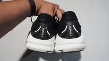 Size 11.5 (2E) Hoka One Bondi 9 Shoes / Running Wide 3