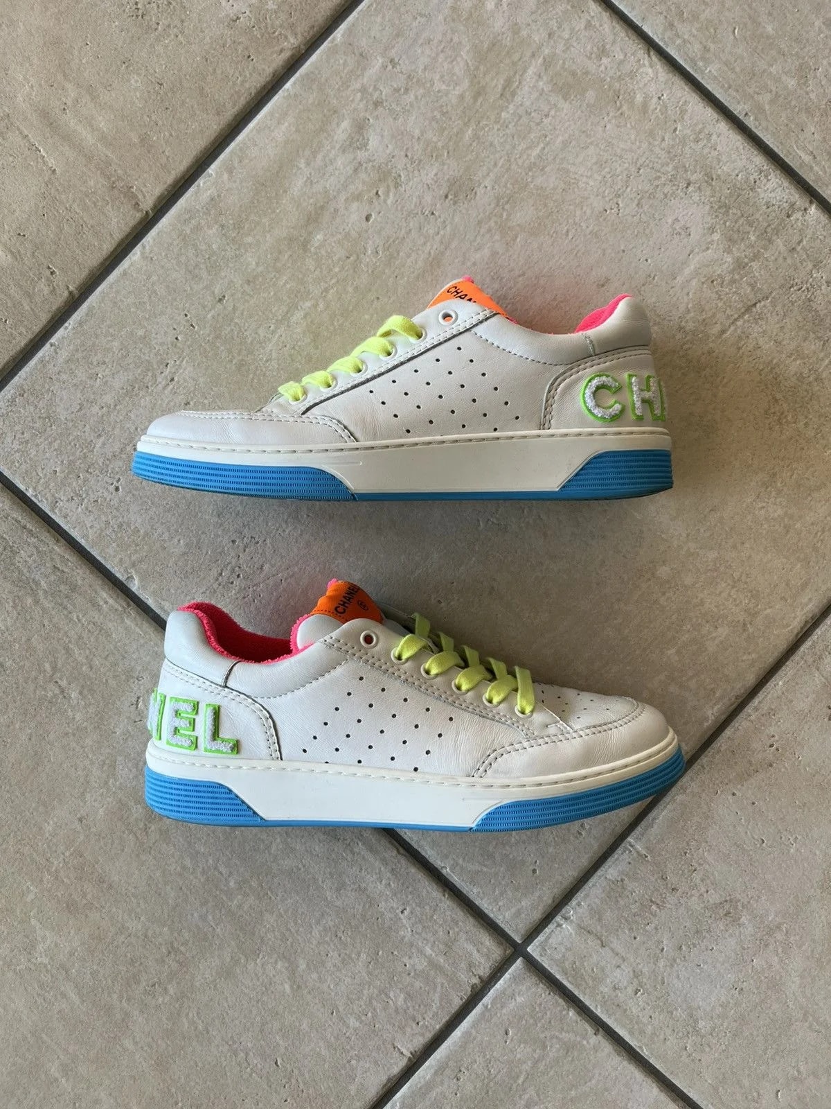 Chanel — Chanel G35934 — Sneaker — resale