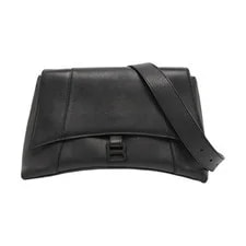 Balenciaga — Balenciaga Downtown Matte Flap Closure All - Very Good #X7C2GE — Handbag — resale