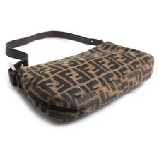 Fendi : Mamma Baguette 26424 W25H14D4.5cm; 2