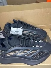New Condition Yeezy 700 v3 Size 4.5/ 5.5 (Extra Laces) 2