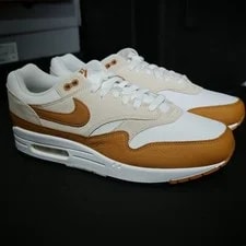 Nike Air Max 1 Low Top Lace Up Athletic Shoes 2