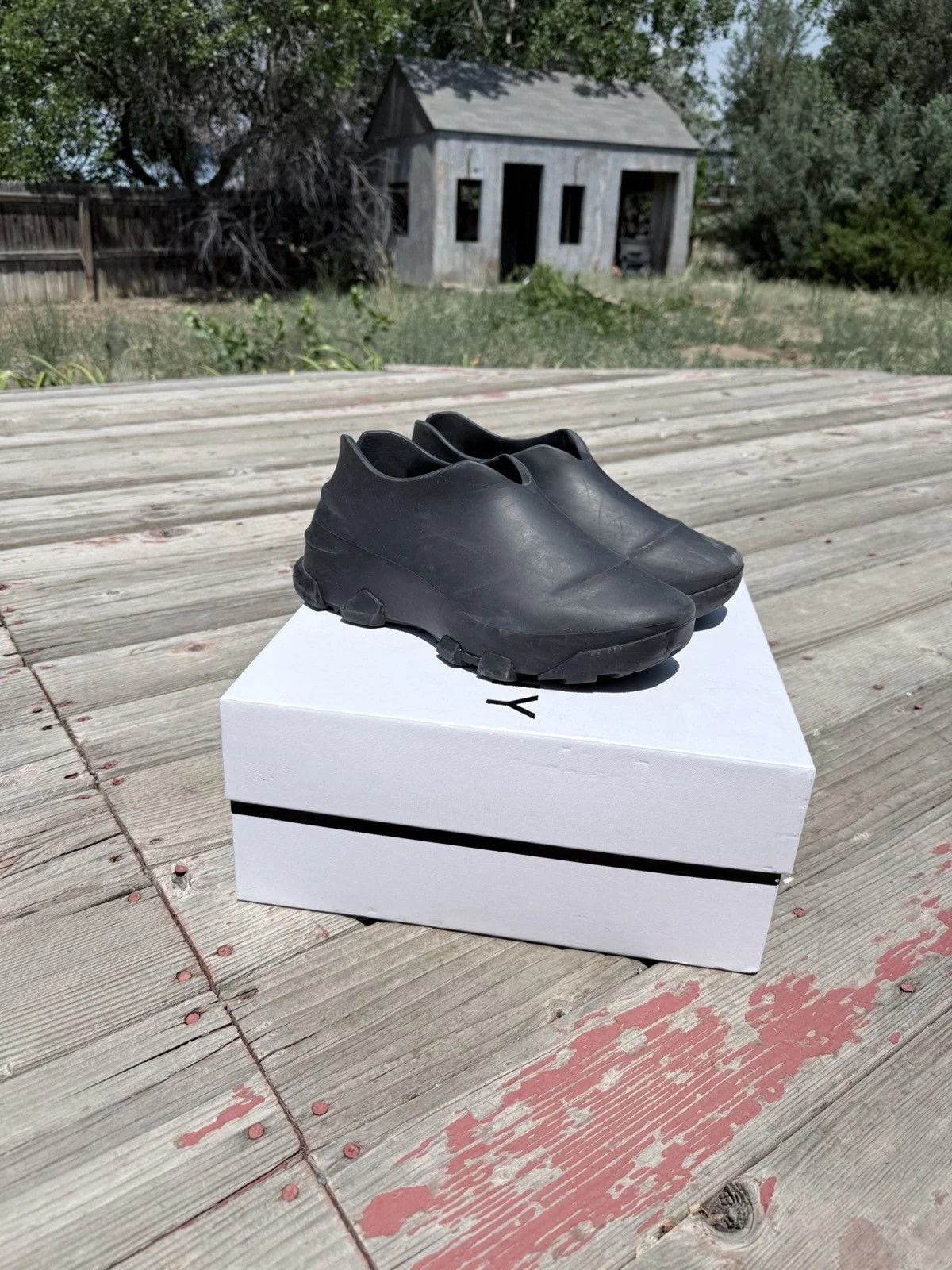 Givenchy — Givenchy Monument Mallow — Sneaker — resale