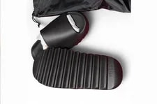 Yeezy Slide YS-01 2025 (YS-01- ) Size 4