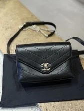 Chanel — Chanel 26-Series V-Stitch Envelope Flap HW — Handbag — resale