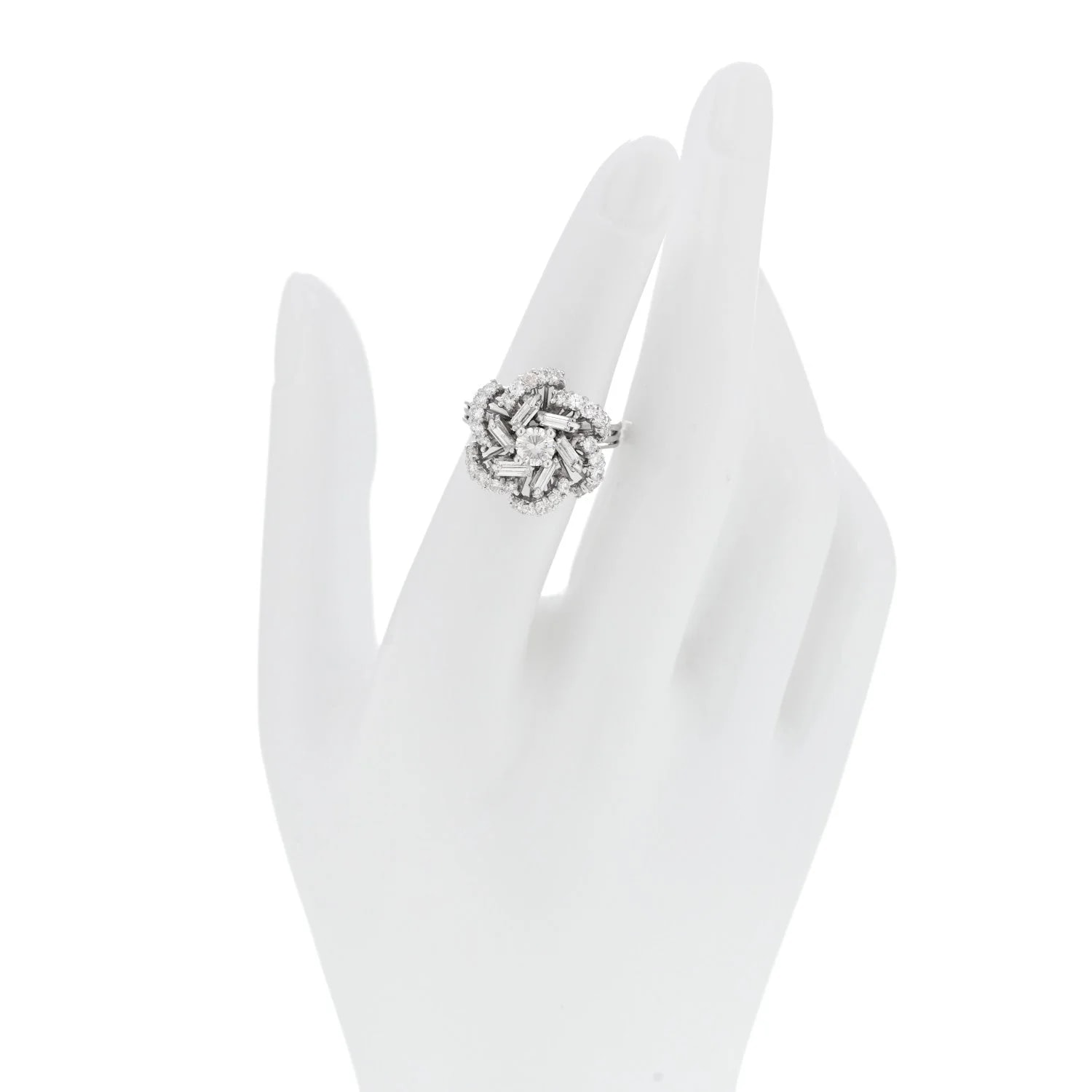 18K White Gold 1.80ctw Flower Spiral Cocktail 52 6 2