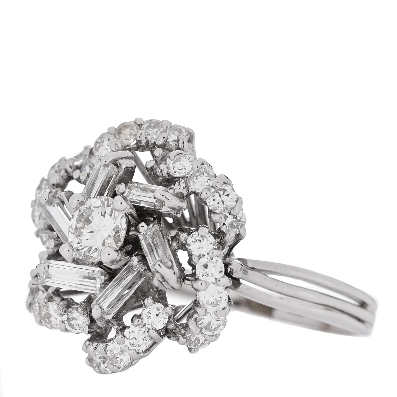 18K White Gold 1.80ctw Flower Spiral Cocktail 52 6 3
