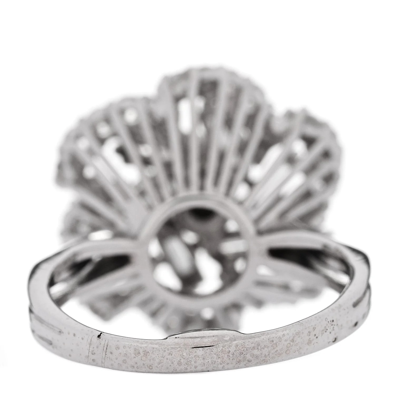 18K White Gold 1.80ctw Flower Spiral Cocktail 52 6 4