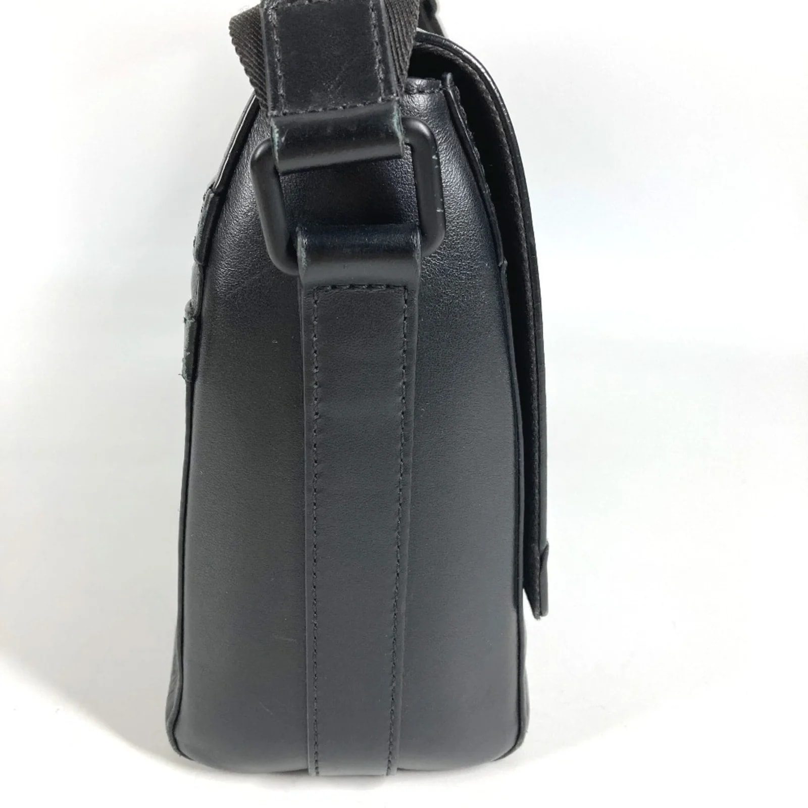 Louis Vuitton Shadow Messenger 2