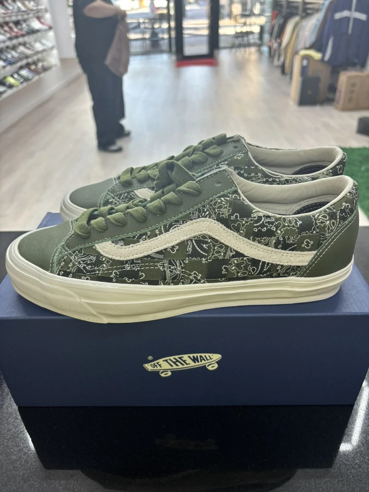 Vans — Vans OLD Skool 36 LX Paisley Weave — Sneaker — resale