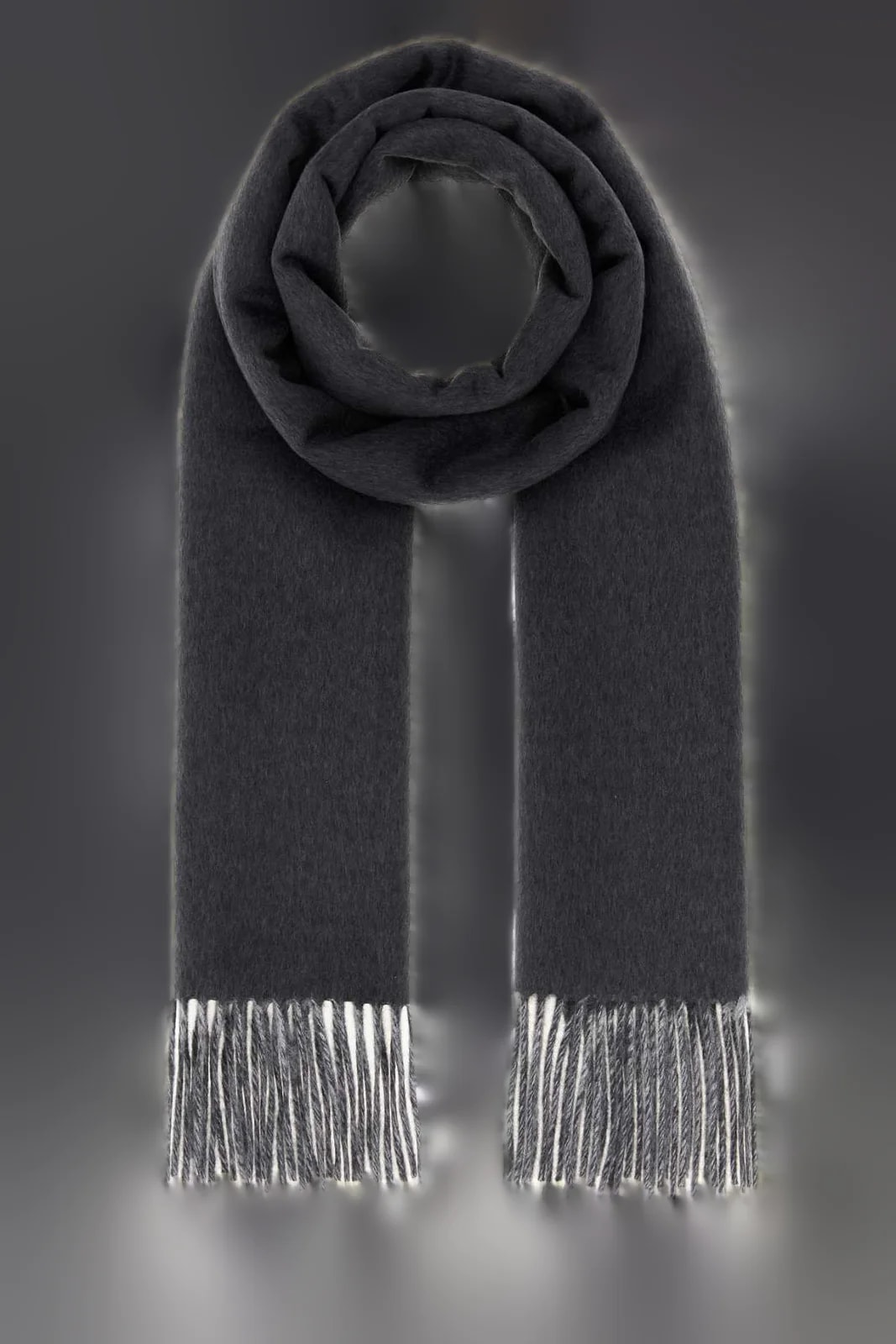 Prada — Prada Scarf — Scarfs — Accessory — resale