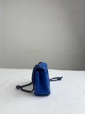 Chanel Classic Flap Crossbody Square Grained 4