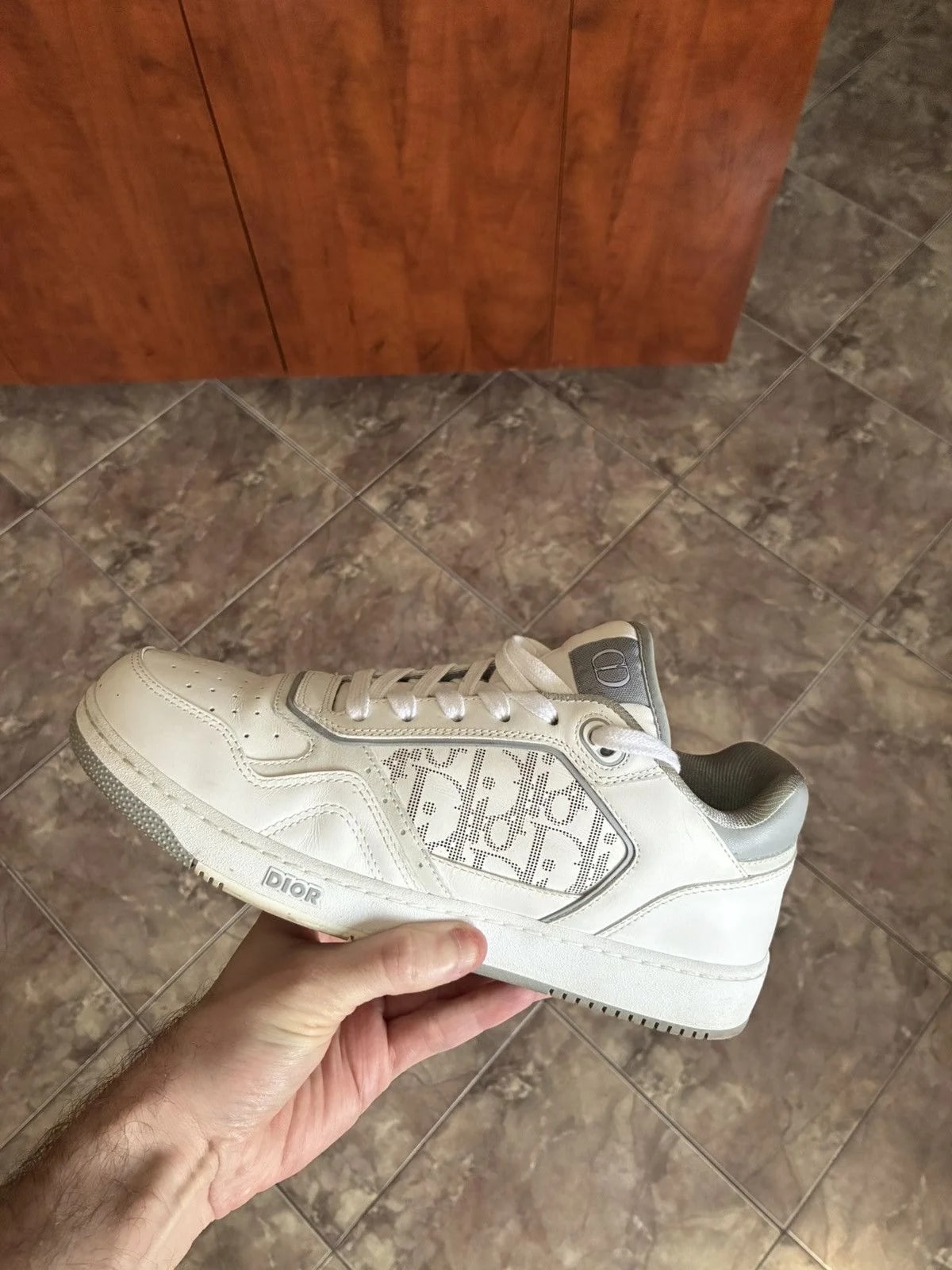 Dior — B27 Sneakers — Sneaker — resale