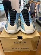 Preowned Yeezy 700 Azareth 2