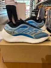 Preowned Yeezy 700 Azareth 3
