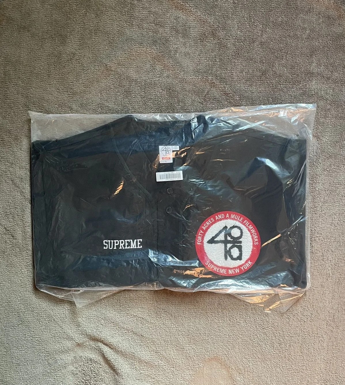 Supreme — Supreme X 40 Acres Baseball Spike Lee — streetwear — resale