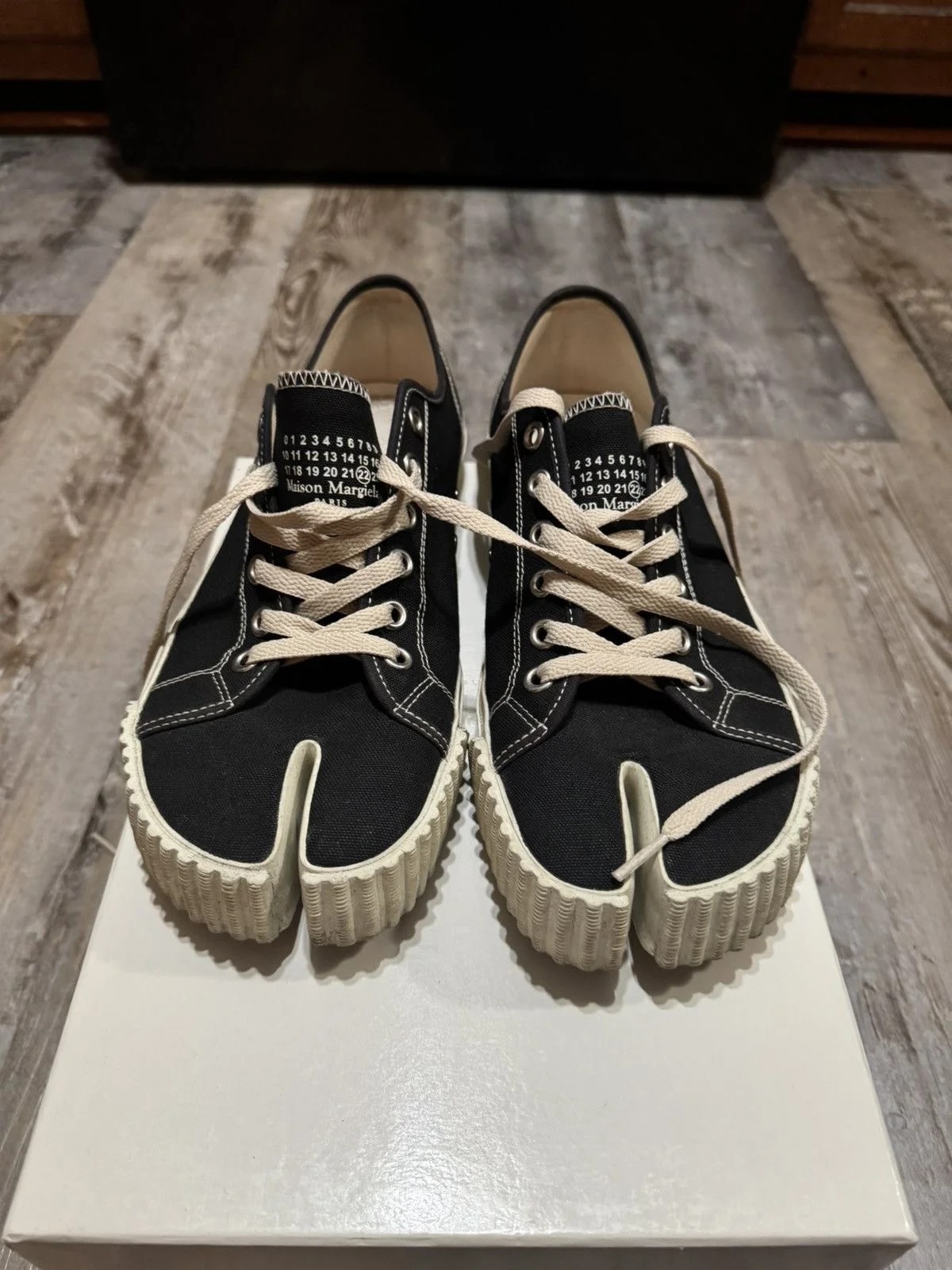 Maison Margiela — Maison Margiela Low Tabi — Sneaker — resale