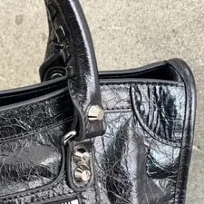 Balenciaga — Balenciaga le City Small - Iconic Design, Spacious Official — Handbag — resale