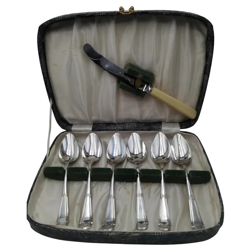 Art Deco Set of Six Grapefruit Spoons with Knife, Silver Plated, England — Furniture — resale