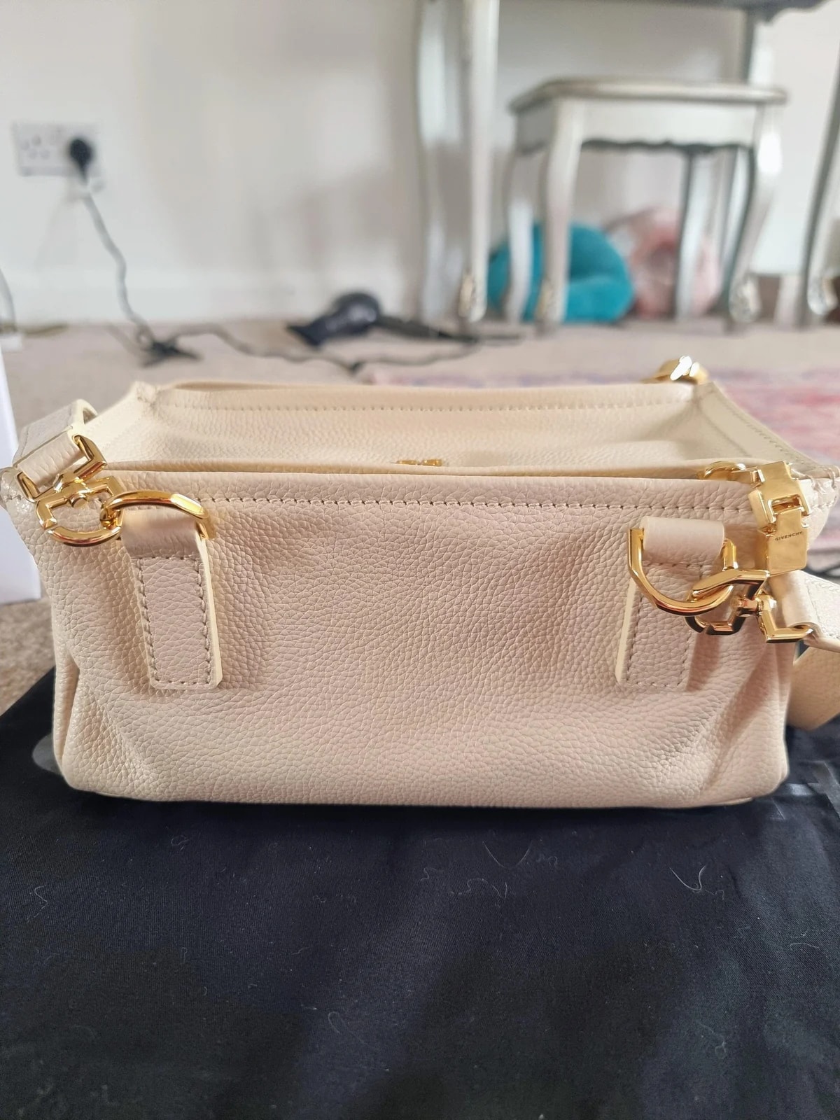 Givenchy Pandora 4