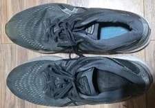 Size 14- Asics Gel Kayan.. 1011B169 .. ..Pre Own 2