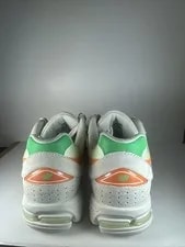 New Balance 2002R U2002RZD Apple ’S Sz 8.5 / ’S 4