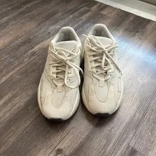 Size 7.5 Yeezy 700 Analog 4