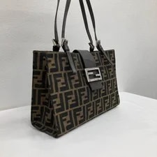Fendi / / Mini 4