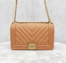 Chanel — Chanel Chevron Boy Medium Flap 28 Series 134090072 [P] — Handbag — resale
