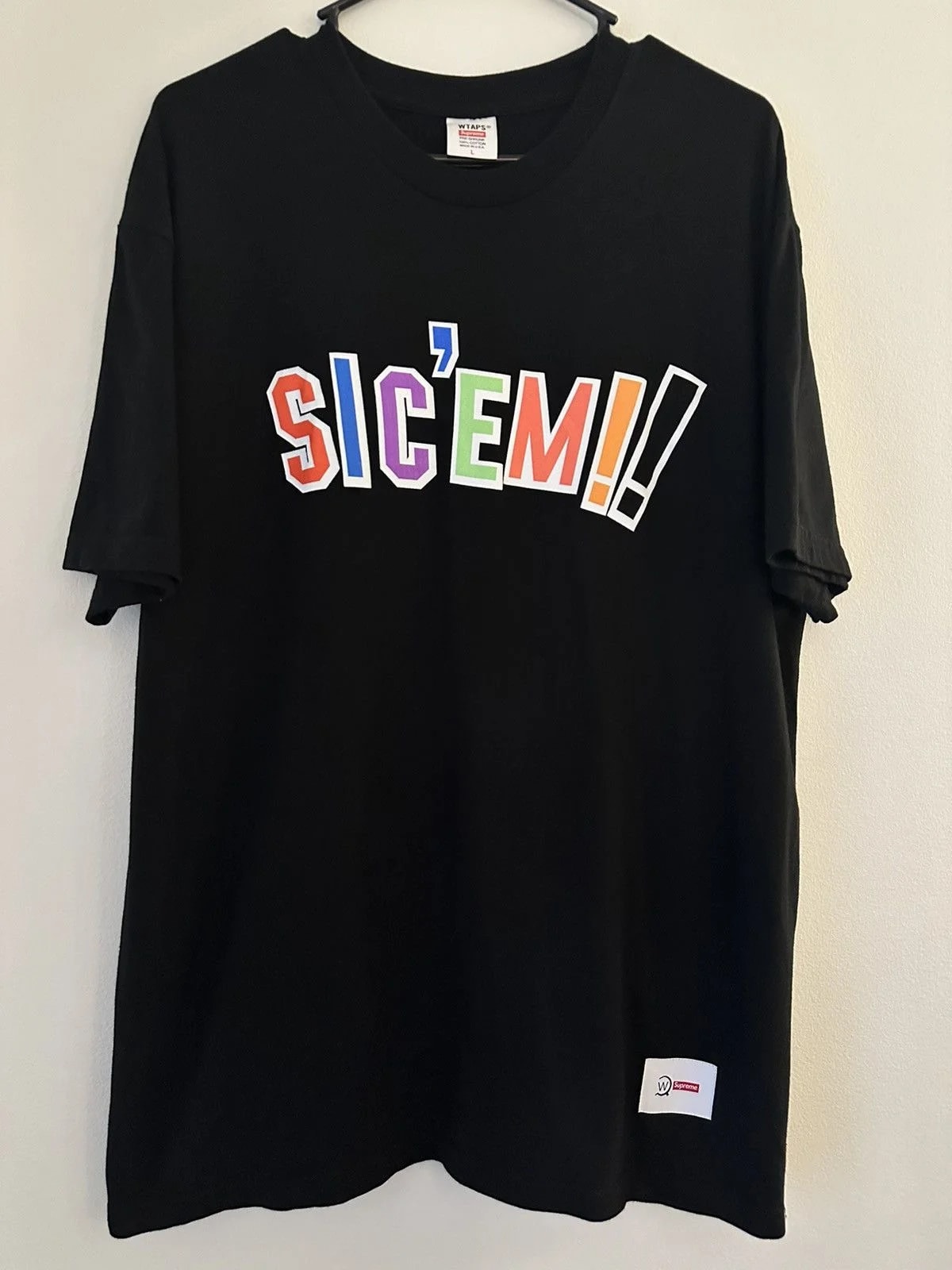 Supreme — Supreme Wtpas Sic’Em! Tee — streetwear — resale