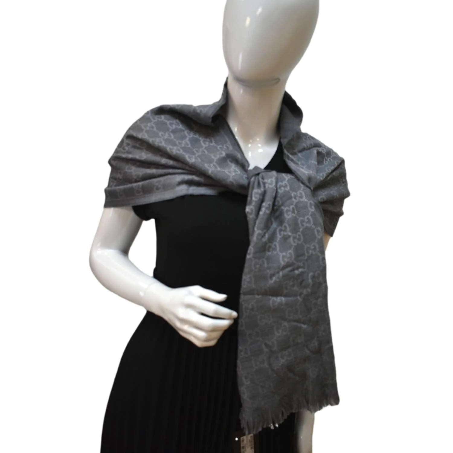 Gucci Scarf Light 2